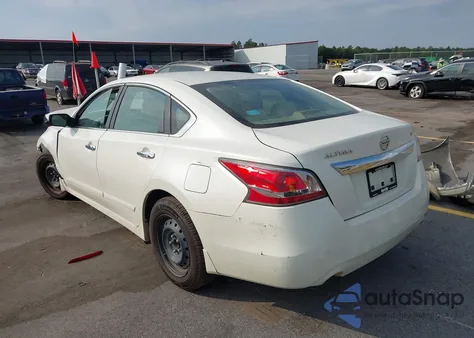 2015 Nissan Altima 2.5/S/Sv/Sl z USA, uszkodzony, nr VIN 1N4AL3AP9FN332982